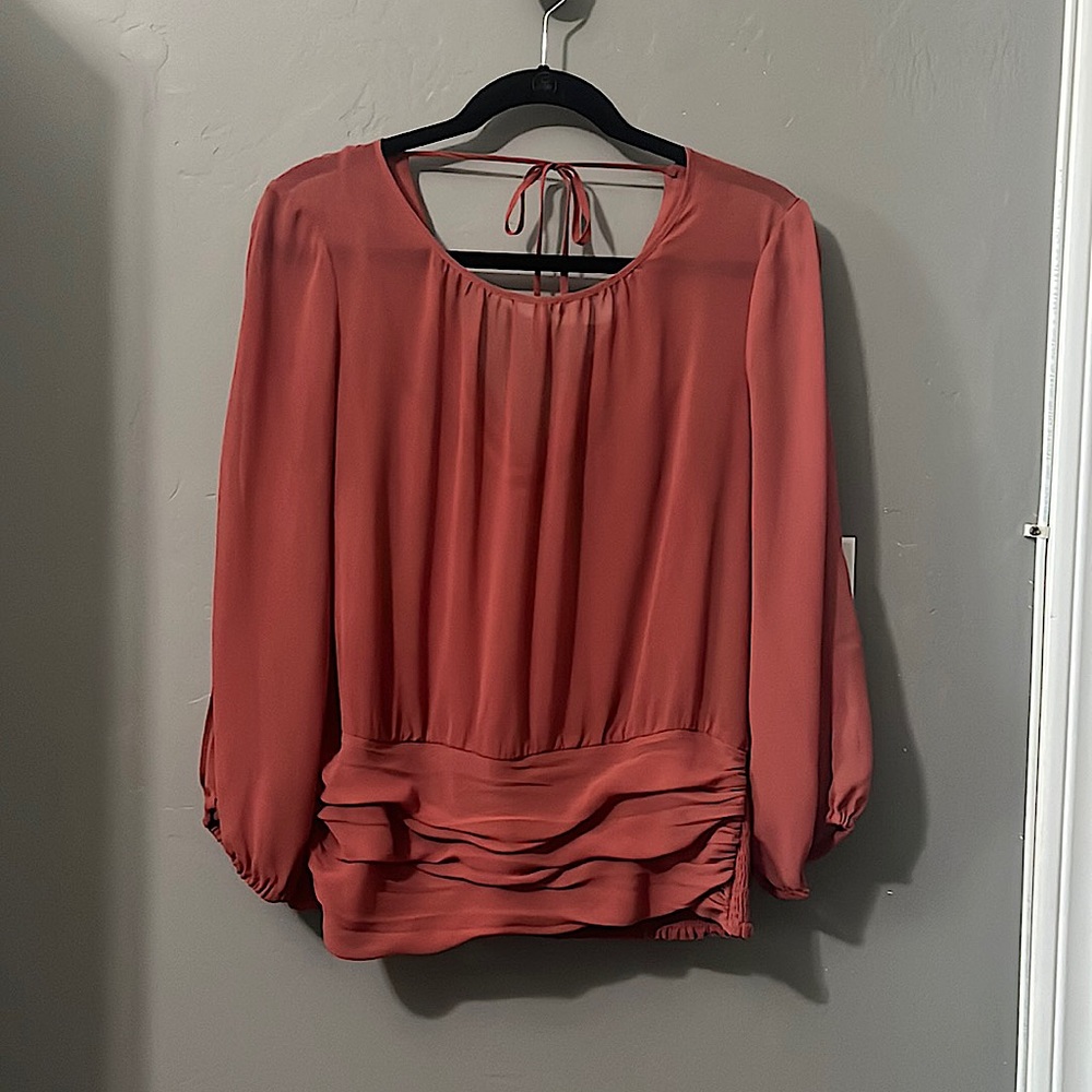 White House, Black market blouse